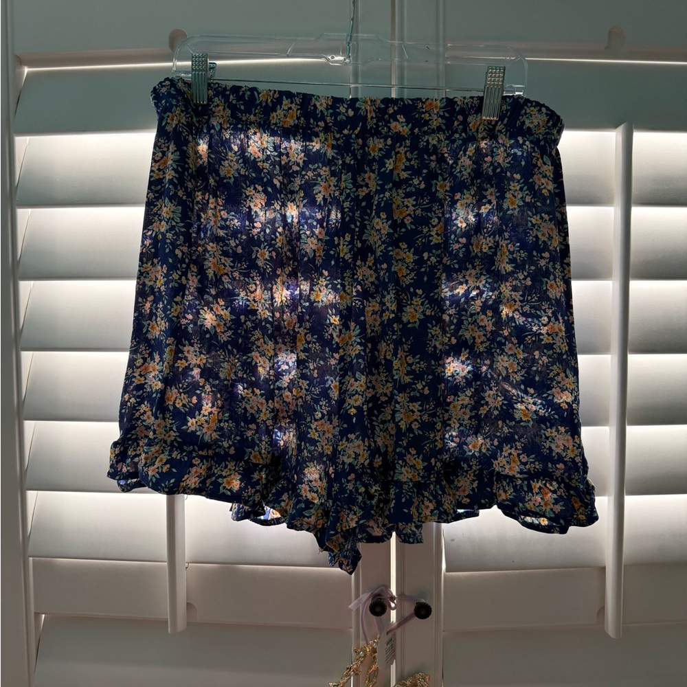 Floral Print Ruffle Hem Shorts American Eagle